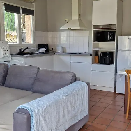 Apartment Petite Maison Calme Et Pratique, 1 *
