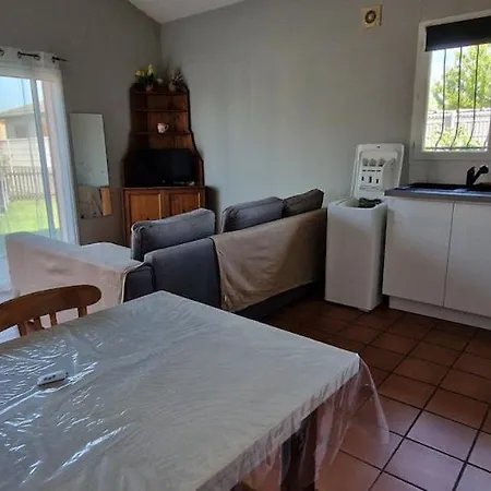 Petite Maison Calme Et Pratique, 1 דירה Montberon