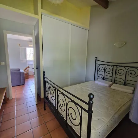 Petite Maison Calme Et Pratique, 1